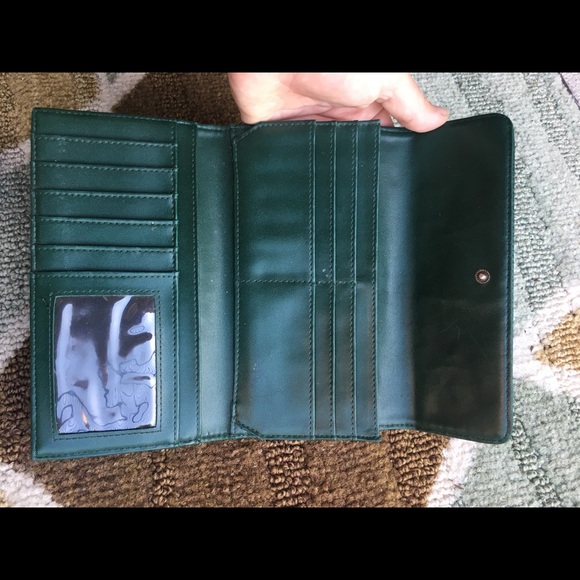 *Vintage* GUESS emerald green leather wallet - Picture 4 of 5